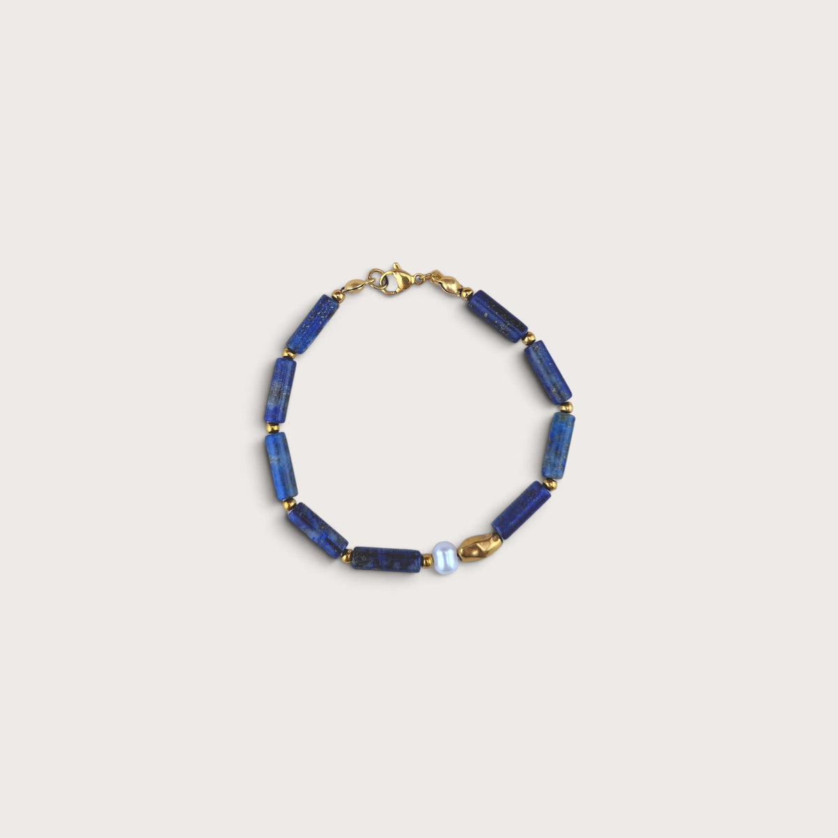 Bransoletka Ink & Pearl — tubki z lapis lazuli i perła słodkowodna, rękodzieło